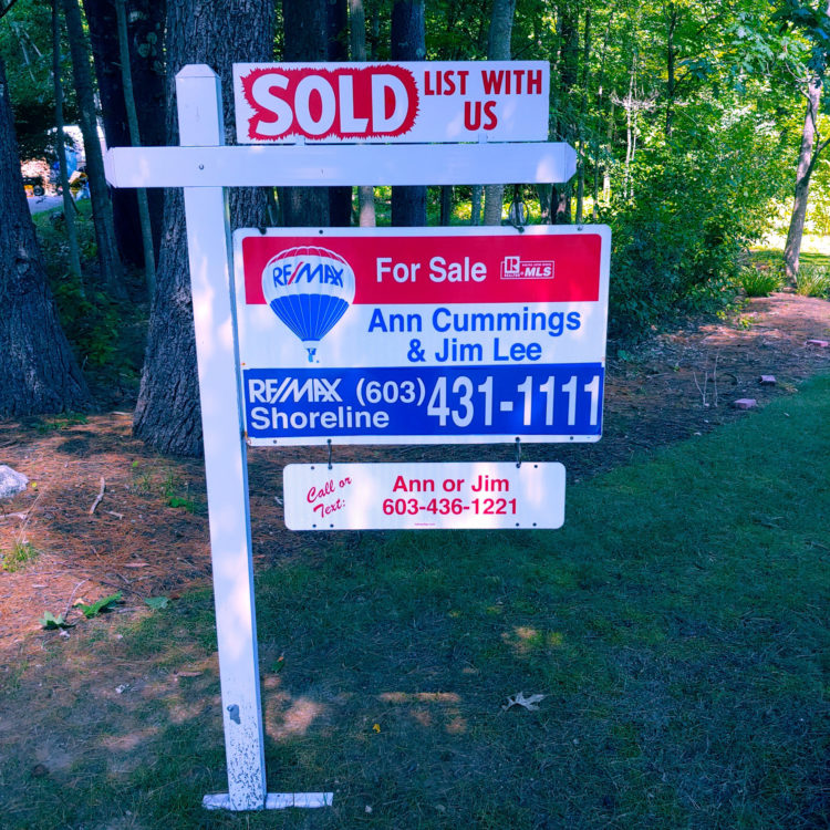 Ann Cummings and Jim Lee RE/MAX SOLD sign